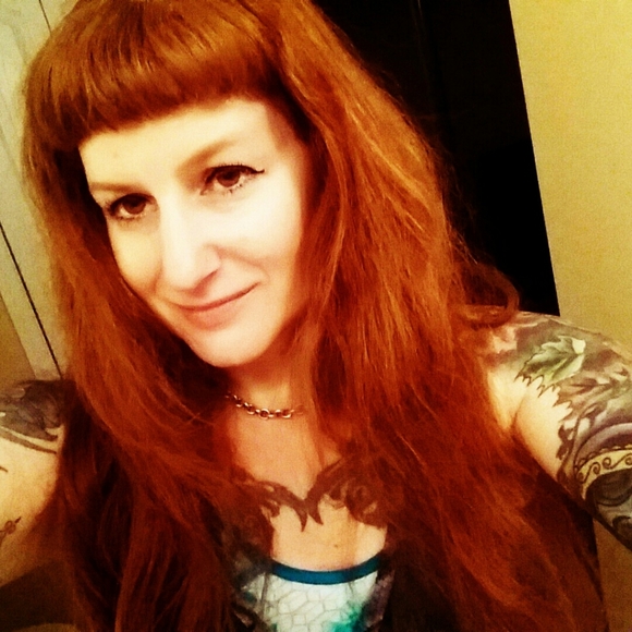 Meet your Posher, Lisa - Picture 2 of 4